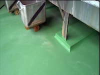 Rough floor covering in food production