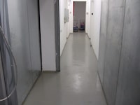 Self-leveling floor in the hallway and domestic premises